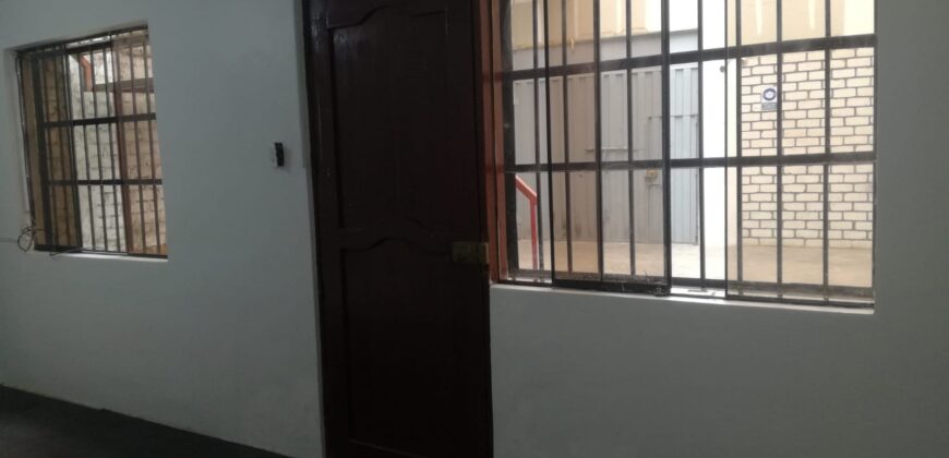 Alquilo Casa de 1 Piso Para Oficina – Taller o Vivienda.