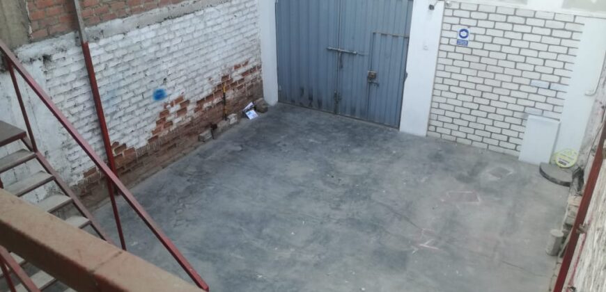 Alquilo Casa de 1 Piso Para Oficina – Taller o Vivienda.