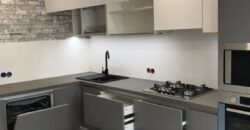AMPLIO DEPARTAMENTO EN SURCO AV BENAVIDES PRIMER PISO CON COCHERA