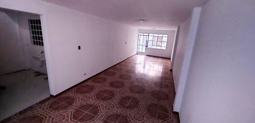 VENTA DE CASA EN VILLA EL SALVADOR